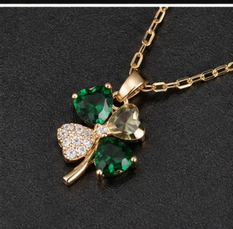 1 Piece of Necklace with 4 Heart-Shaped